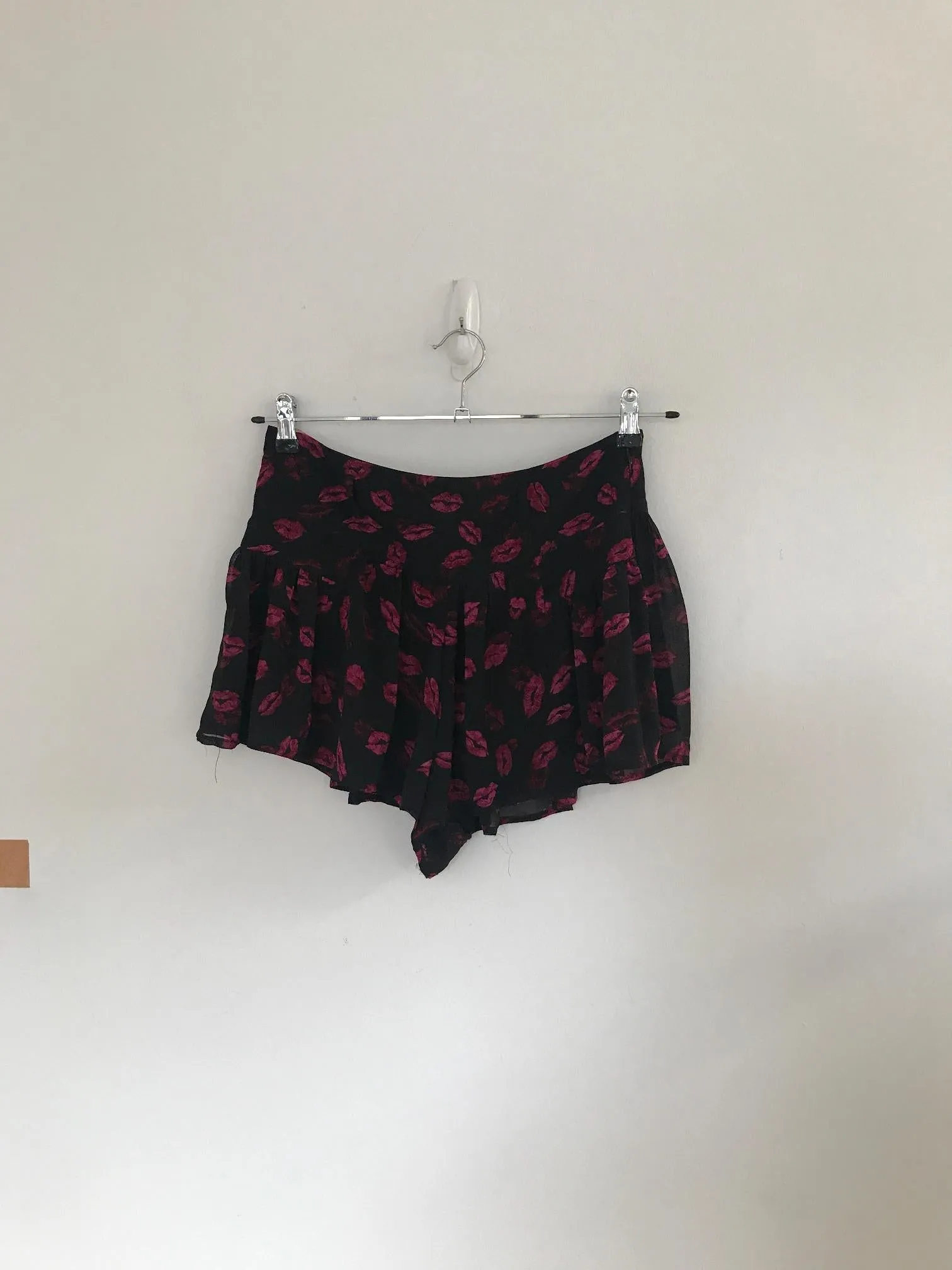 Black and Pink Lips Patterned Shorts, Lipsy, Size 10 (Polyester, Polyester)
