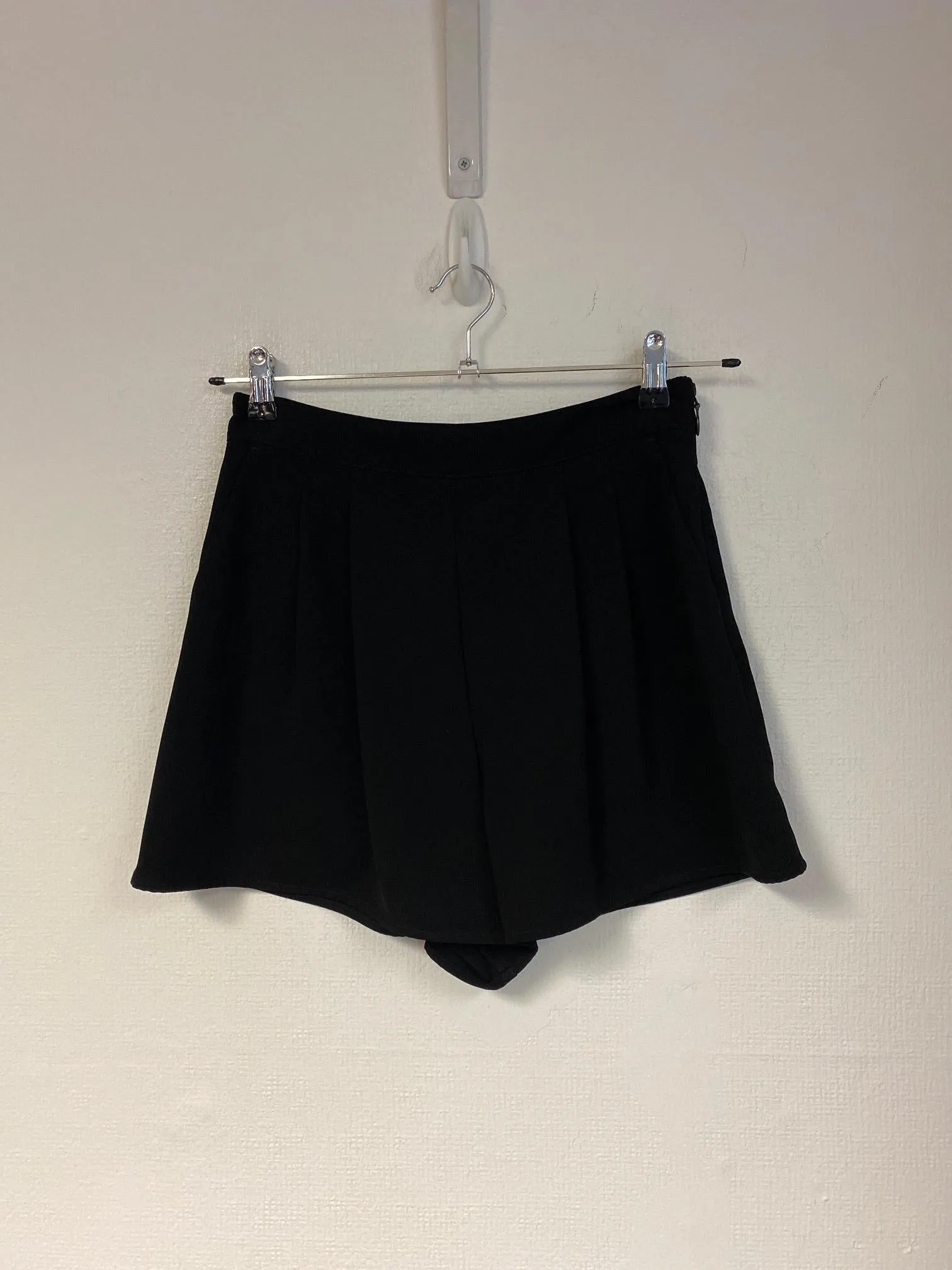 Black tailored wide shorts, Topshop, Size 10 (Polyester)