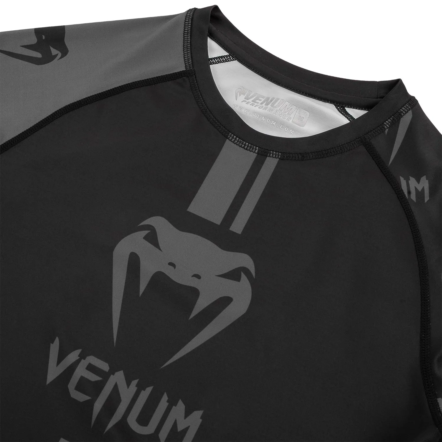 Venum Logos Rashguard - Short Sleeves - Black/Black
